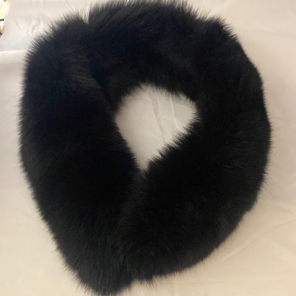 New genuine Escada Black Fox Fur collar